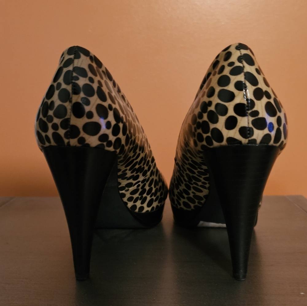 Style & Co Black and Tan Leopard Print Heels - Picture 4 of 5
